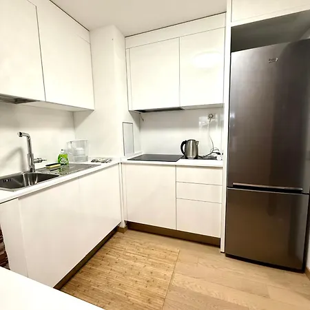 Monaco, Elegant & Quiet Renovated Apartment, In Fontvieille District, With Terrace & Pool, 15Min Walk To F1 Grand Prix Monte Carlo